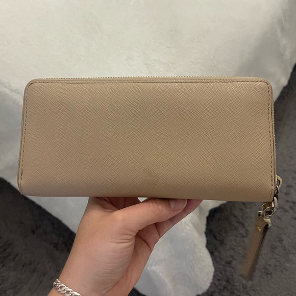 Michael Kors Wallet 🤍 - Picture 5 of 5